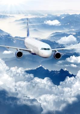 Avión en las nubes