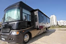 Großes Luxus-Wohnmobil