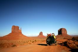 Mietwagen im Monument Valley