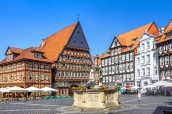 Gezicht op het marktplein in Hildesheim
