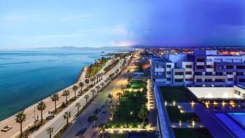 Città di Nador di notte, regione orientale
