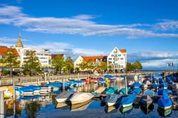 Friedrichshafen waterfront met boten