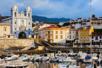 Vista del puerto de Angra do Heroísmo
