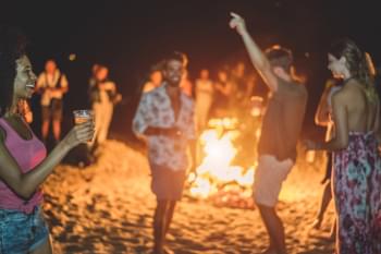 Lagerfeuer am Strand in Cala Millor