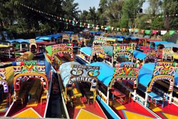 Barques du jardin flottant de Xochimilco Mexico