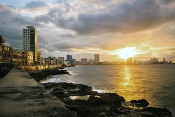 Zonsondergang bij de Malacón 