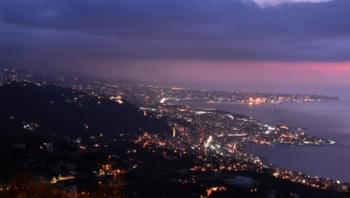 Vista di Beirut di notte