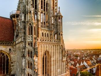 Gezicht op de kathedraal in Ulm