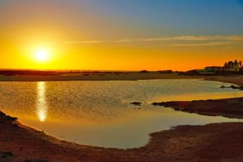 Puesta de sol en la playa de La Concha en Fuerteventura