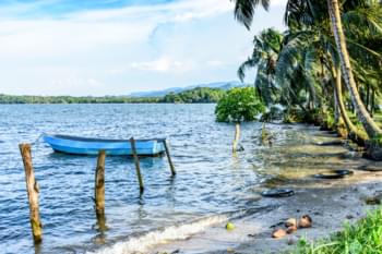 Livingstone plage bateau guatemala