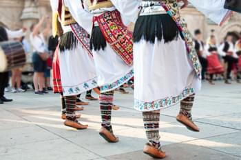 tenues traditionelles serbie culture européenne