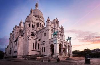Die Sehenswürdigkeit Sacre Coeur bei Sonnenuntergang