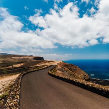 Mietwagenreise Lanzarote: Die besondere Energie der Vulkaninsel