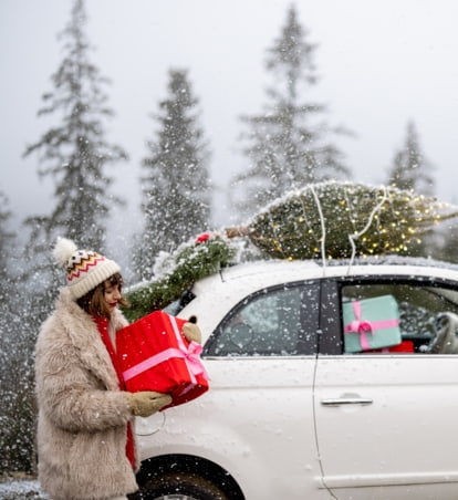 Weihnachtsbaum und Mietwagen: So transportierst Du Deinen Tannenbaum sicher