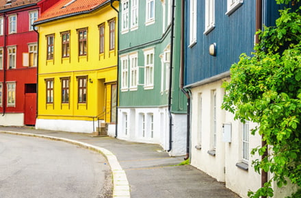 Mit dem Mietwagen durch bunte Gassen in Oslo