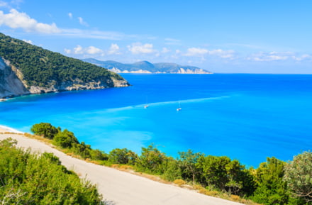 En carro de arrendamiento por Cefalonia