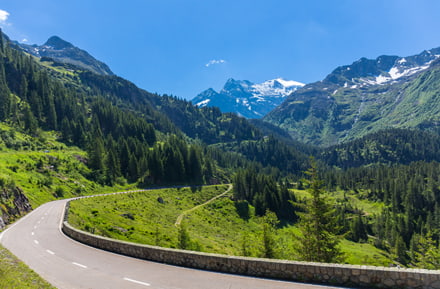 Mit dem Mietwagen in die Schweizer Alpen
