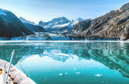 Barco en Glacier Bay, Alaska