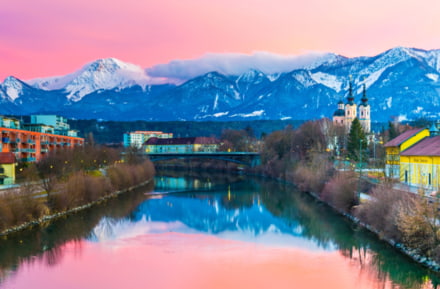 Río y montañas en Villach