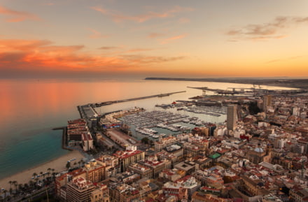 En voiture de location à Alicante