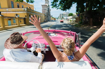 Con la decappottabile attraverso l'Avana