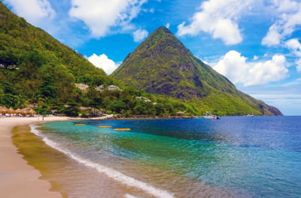 Einsamer Strand auf St. Lucia