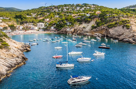 Tramo costero cerca de la ciudad de Ibiza