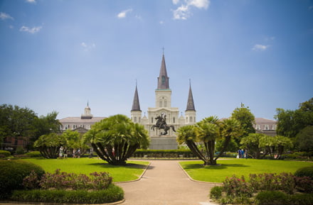 Jackson Square y la Catedral de San Luis en Nueva Orleans