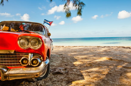 Noleggio auto vecchio stile Cuba