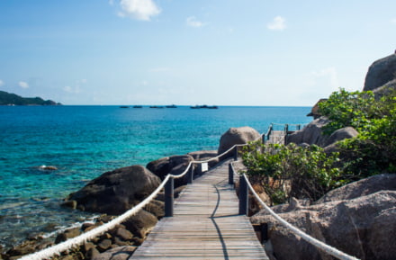 Steg am Meer in Surat Thani