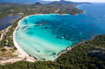 Playa en Córcega
