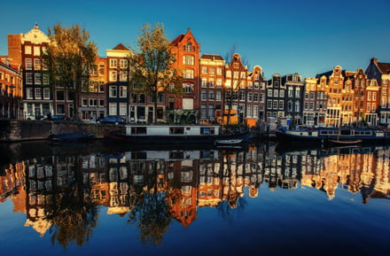 Canale con case ad Amsterdam