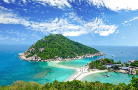 Inseln im Meer in Surat Thani