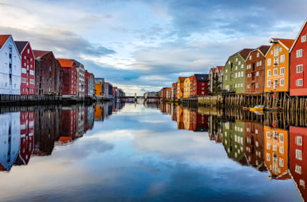 Casas de colores en Trondheim, Noruega