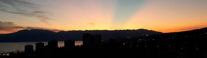 coucher de soleil depuis le château de Rijeka Croatie