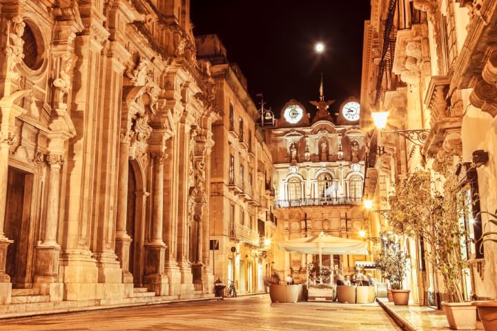 Trapani bei Nacht