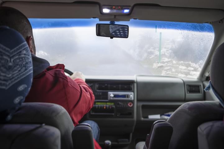 Nebel beim Auto fahren