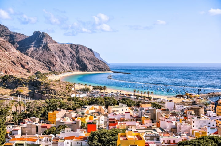 Blick auf einen Strand in Teneriffa