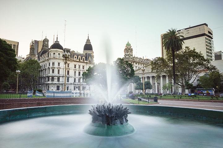 Mit dem Mietwagen zum Plaza de Mayo in Buenos Aires
