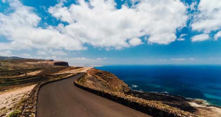 Mietwagenreise Lanzarote: Die besondere Energie der Vulkaninsel