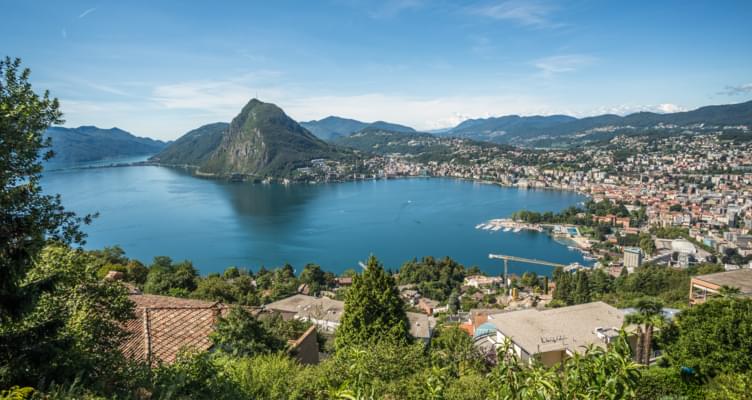 Mietwagen Spritztour Mendrisio: Italienisches Flair und Schweizer Alpen