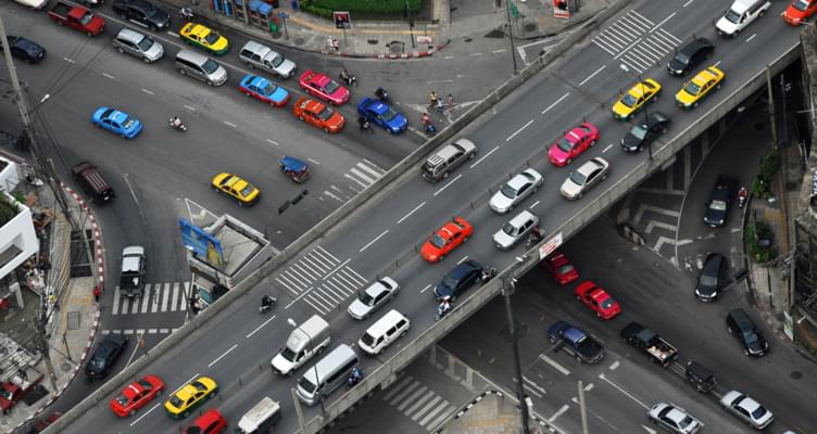 10 stressige Situationen im Straßenverkehr - So werden Ihre Autofahrten entspannter