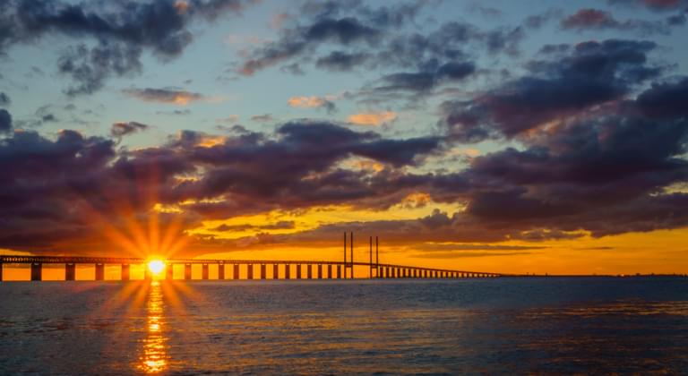 Erlebnisreiche Brückenfahrt: Eine Fahrt über und unter der Ostsee